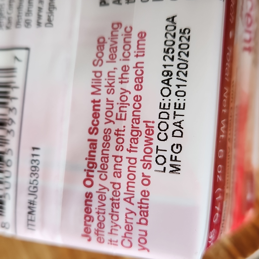 Jergens Moisturizing Hand Wash & Bar Soap Original Cherry Almond Essence‎ - Picture 9 of 10